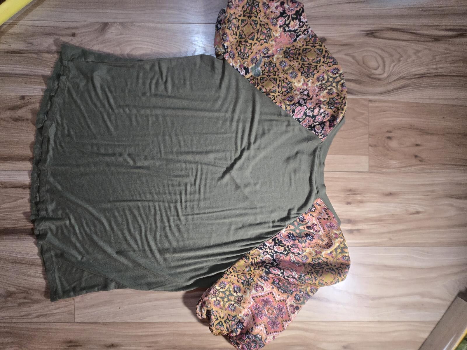 NBDN Nobrandedon WMS SZ L Olive Green Top Patterned Puff Sleeves Bohemian Size L / US 10 / IT 46 - 2 Thumbnail