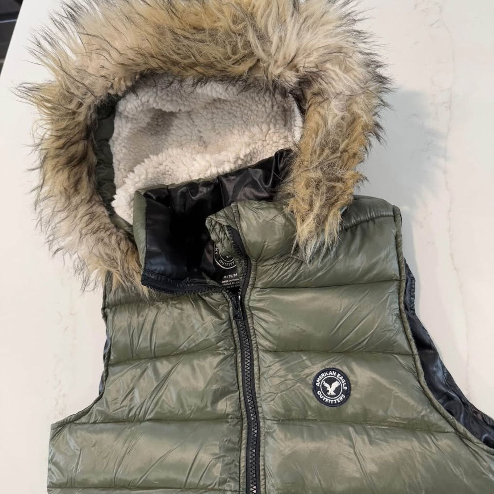 American Eagle Outfitters American Eagle Down Puffer Vest Faux Fur Women's Medium Size M / US 6-8 / IT 42-44 - 3 Thumbnail