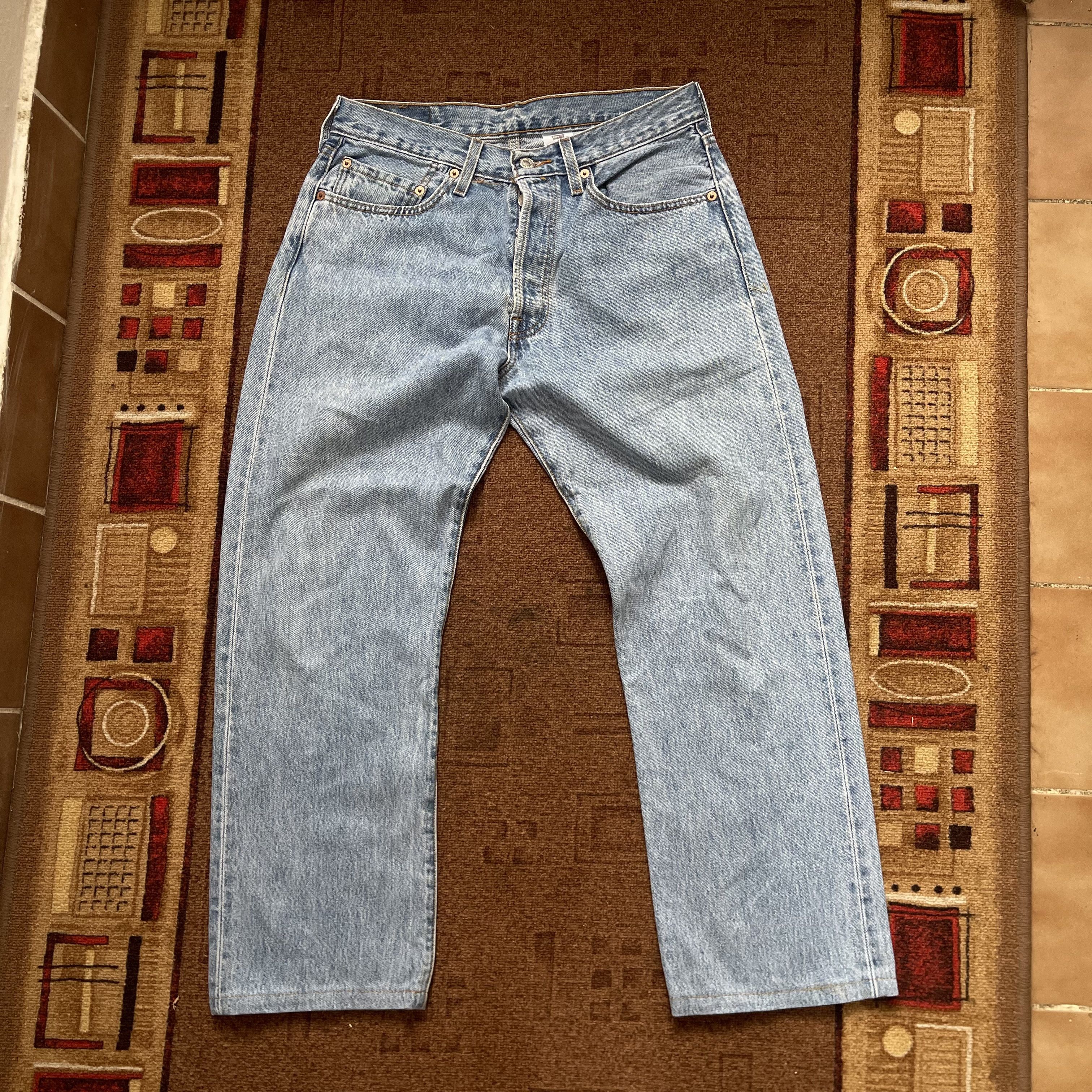 Jean × Vintage 90s Vintage Levi's 501 Blue white Jeans 32x30 Size US 32 / EU 48 - 1 Thumbnail