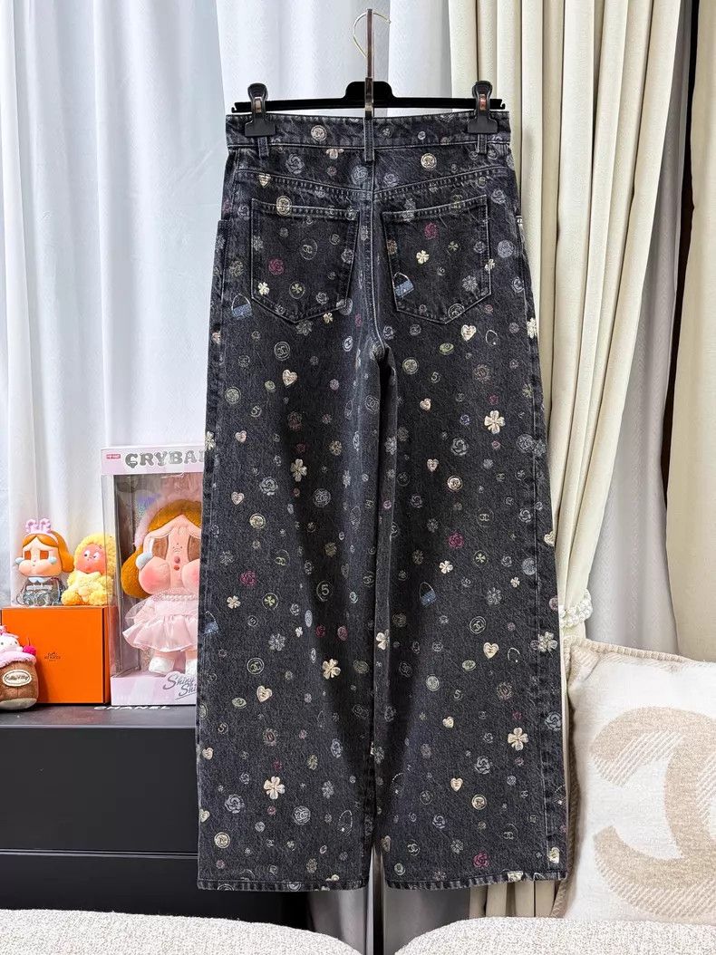 Chanel Chanel 25B popular black printed graffiti badge jeans wide Size 24" / US 00 / IT 34 - 2 Thumbnail
