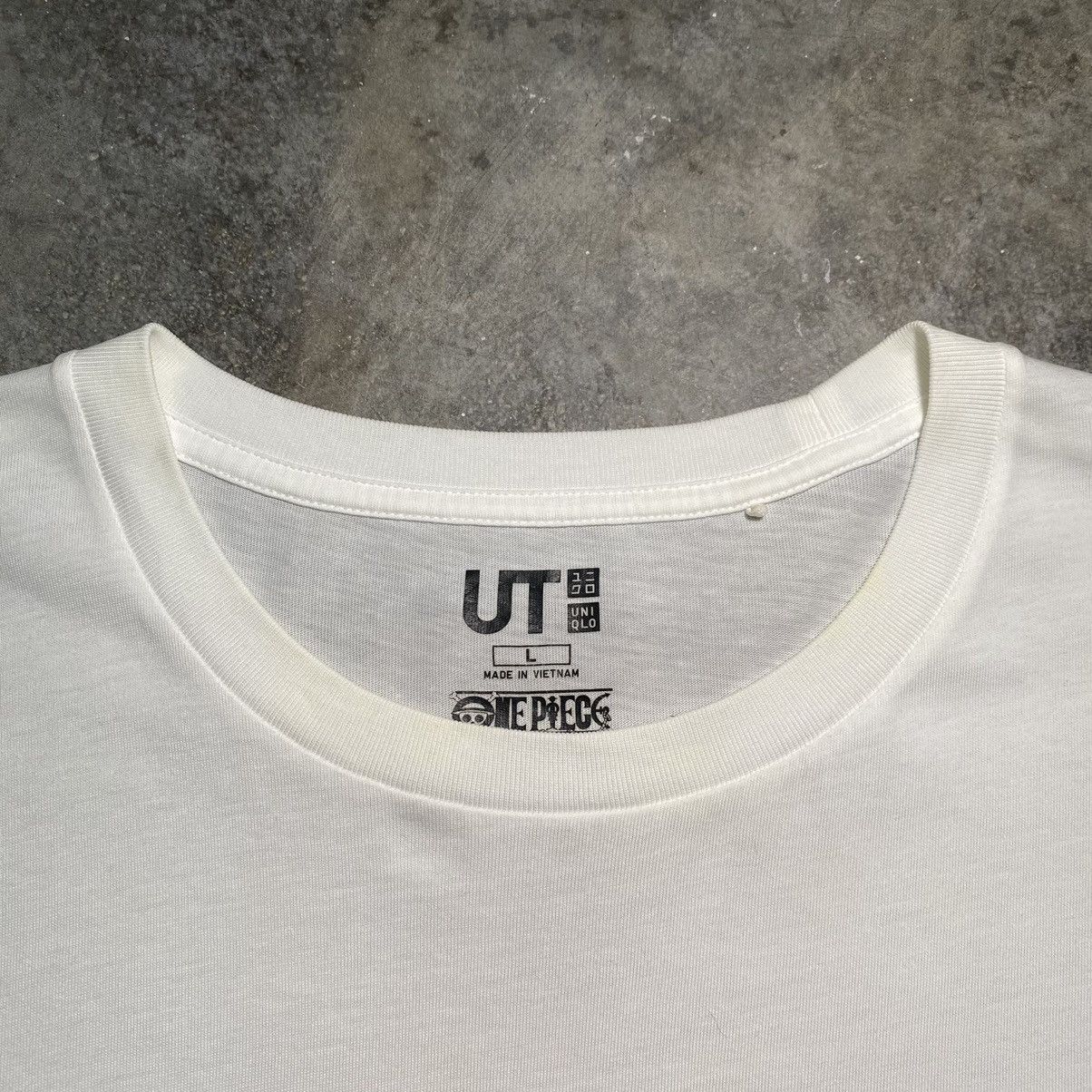Anime × One Piece × Uniqlo One Piece Monkey D. Luffy Uniqlo Anime T Shirt Size US L / EU 52-54 / 3 - 2 Thumbnail