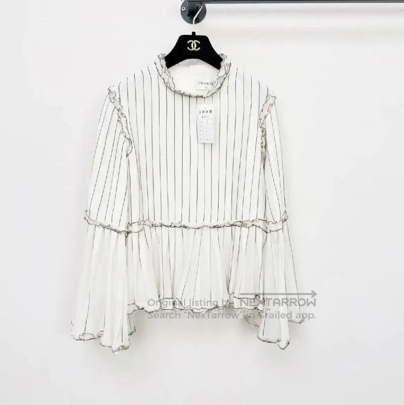 Chanel Chanel White Long Sleeve Top with Stripes . Size S / US 4 / IT 40 - 1 Thumbnail