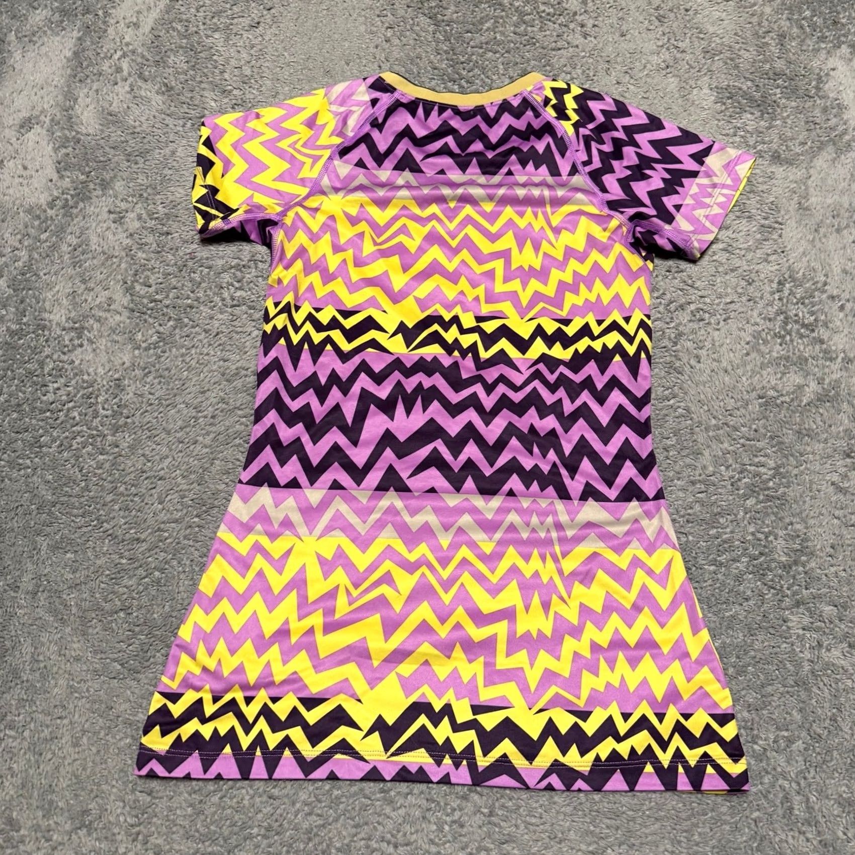 Nike Nike Pro Shirt Womens Small Dri Fit Performance Zig Zag Long Short Sleeve Size S / US 4 / IT 40 - 3 Thumbnail