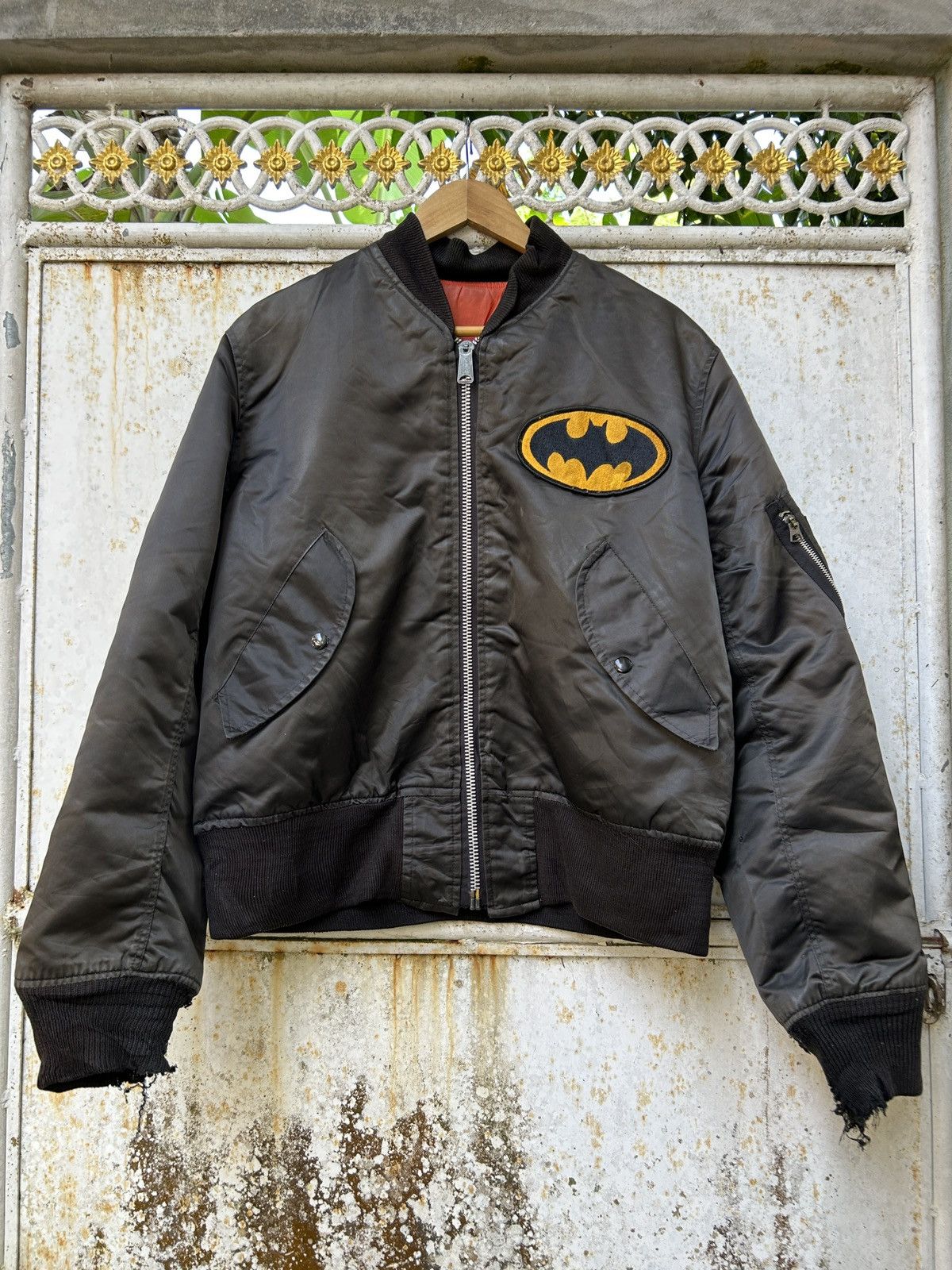 DC Comics Vintage1989 DC Comics Batman MA-1 Bomber Jacket Size US M / EU 48-50 / 2 - 2 Thumbnail