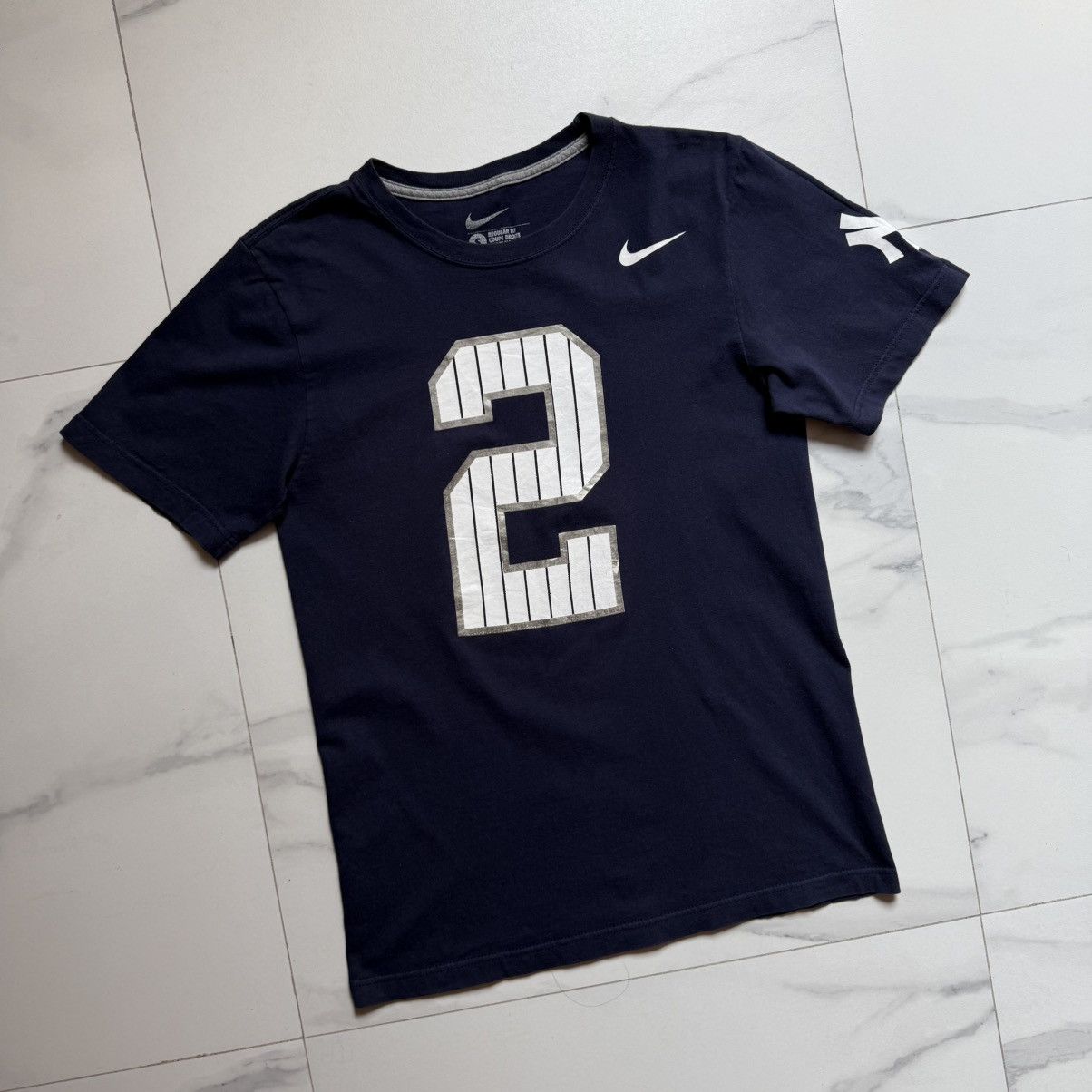 Nike Vintage Y2K Nike Derek Jeter T-Shirt Size US S / EU 44-46 / 1 - 3 Thumbnail