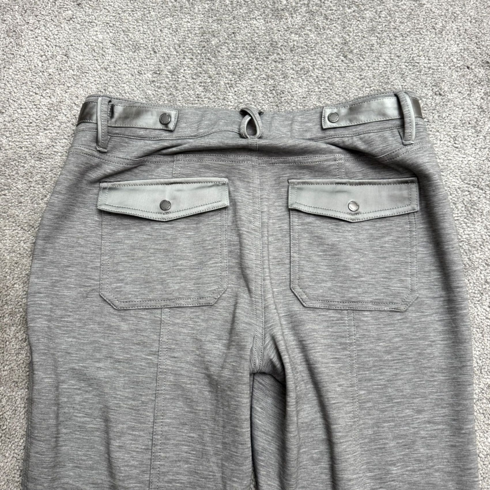 White House Black Market White House Black Market WKND Cropped Straight Leg Pants Women 8 Gray Satin Side Buttons Pockets Stretch Wearable Regular Size 30" / US 8 / IT 44 - 4 Thumbnail