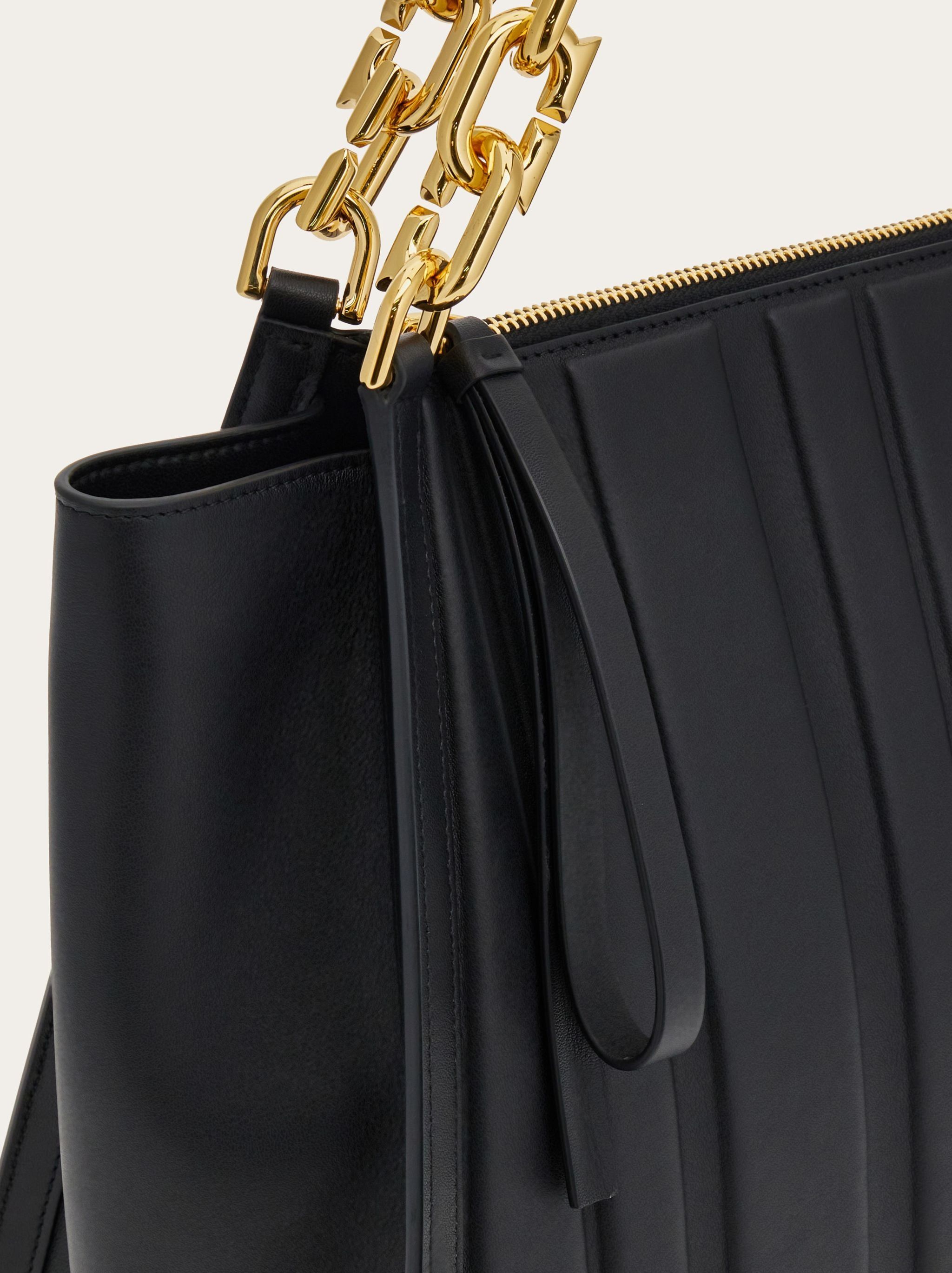 Salvatore Ferragamo o1s1rm0924 Size: OS / Panelled Leather Tote Bag in Black Size ONE SIZE - 6 Thumbnail