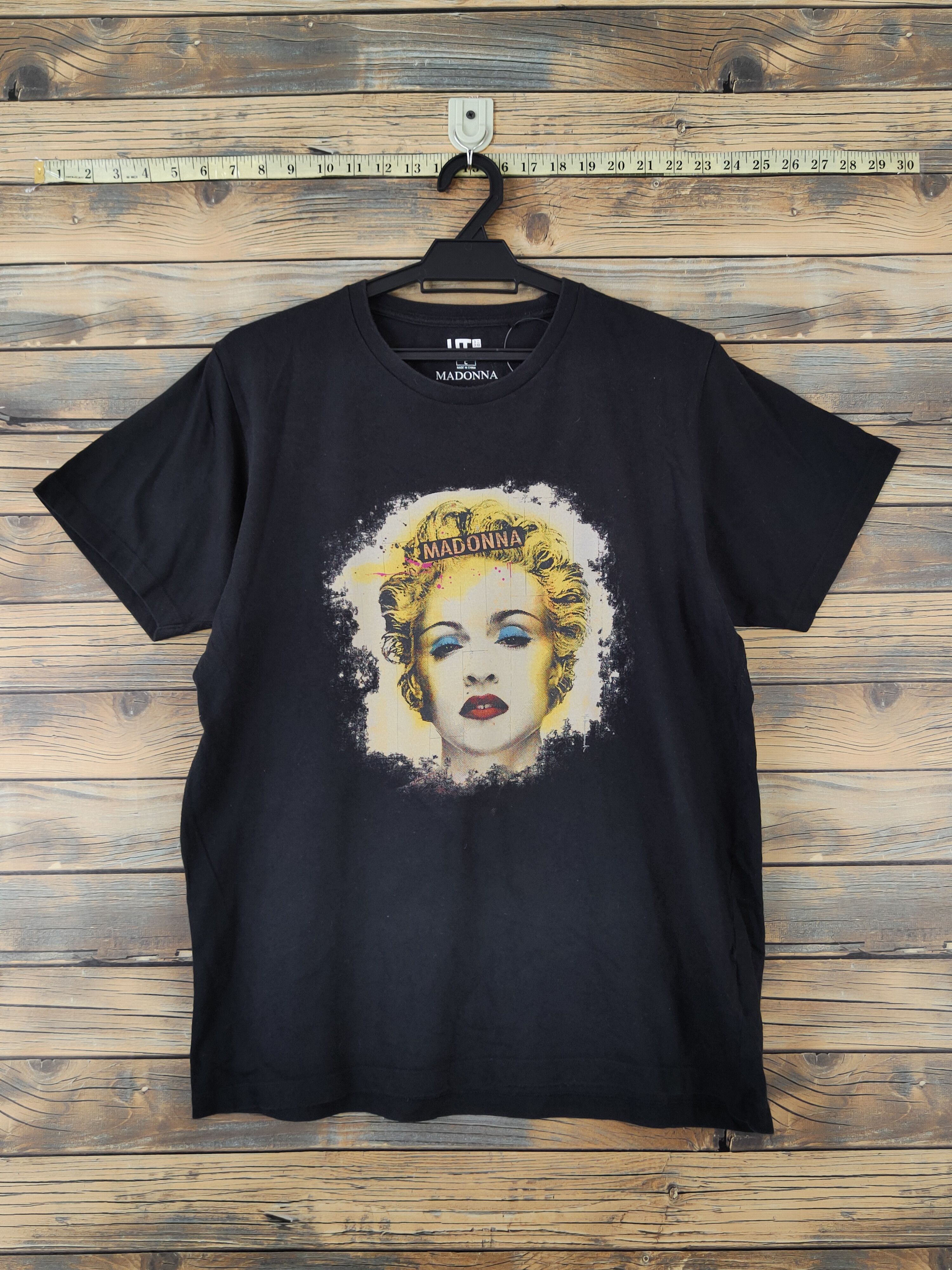 Band Tees Uniqlo Black Madonna Short Sleeve T-shirts #W1924 Size US L / EU 52-54 / 3 - 1 Thumbnail