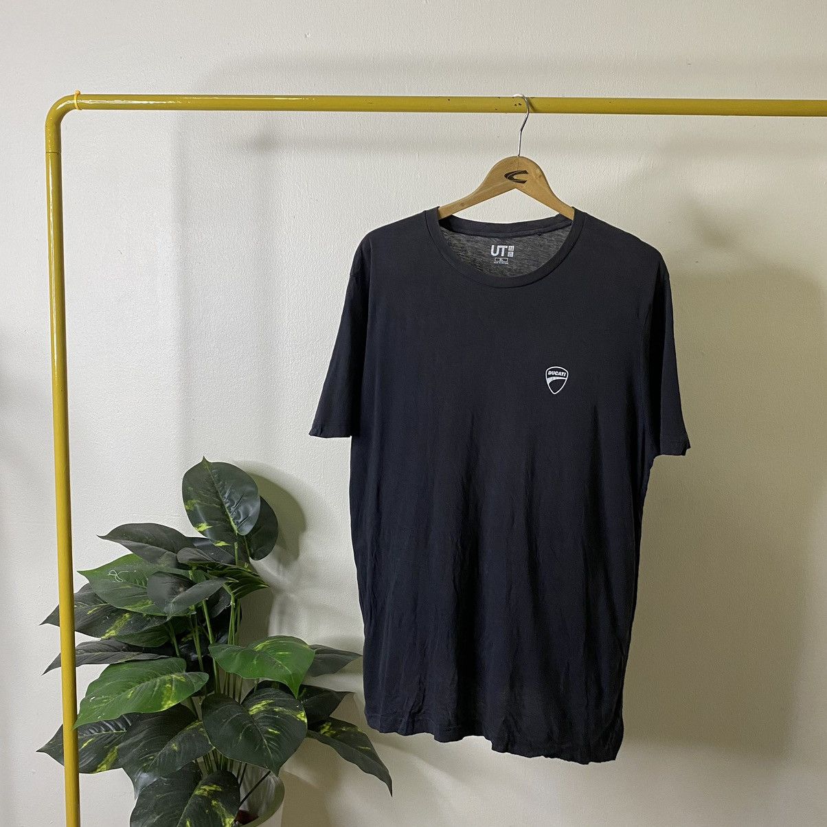 Ducati Ducati Monster 1200 x Uniqlo UT Collaboration Tee Size US L / EU 52-54 / 3 - 5 Thumbnail