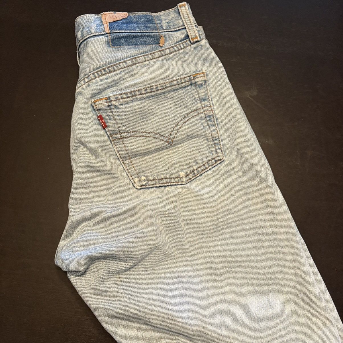 Levi's Vintage Levi’s Light Blue Distressed Denim Shorts Size 26" / US 2 / IT 38 - 3 Thumbnail