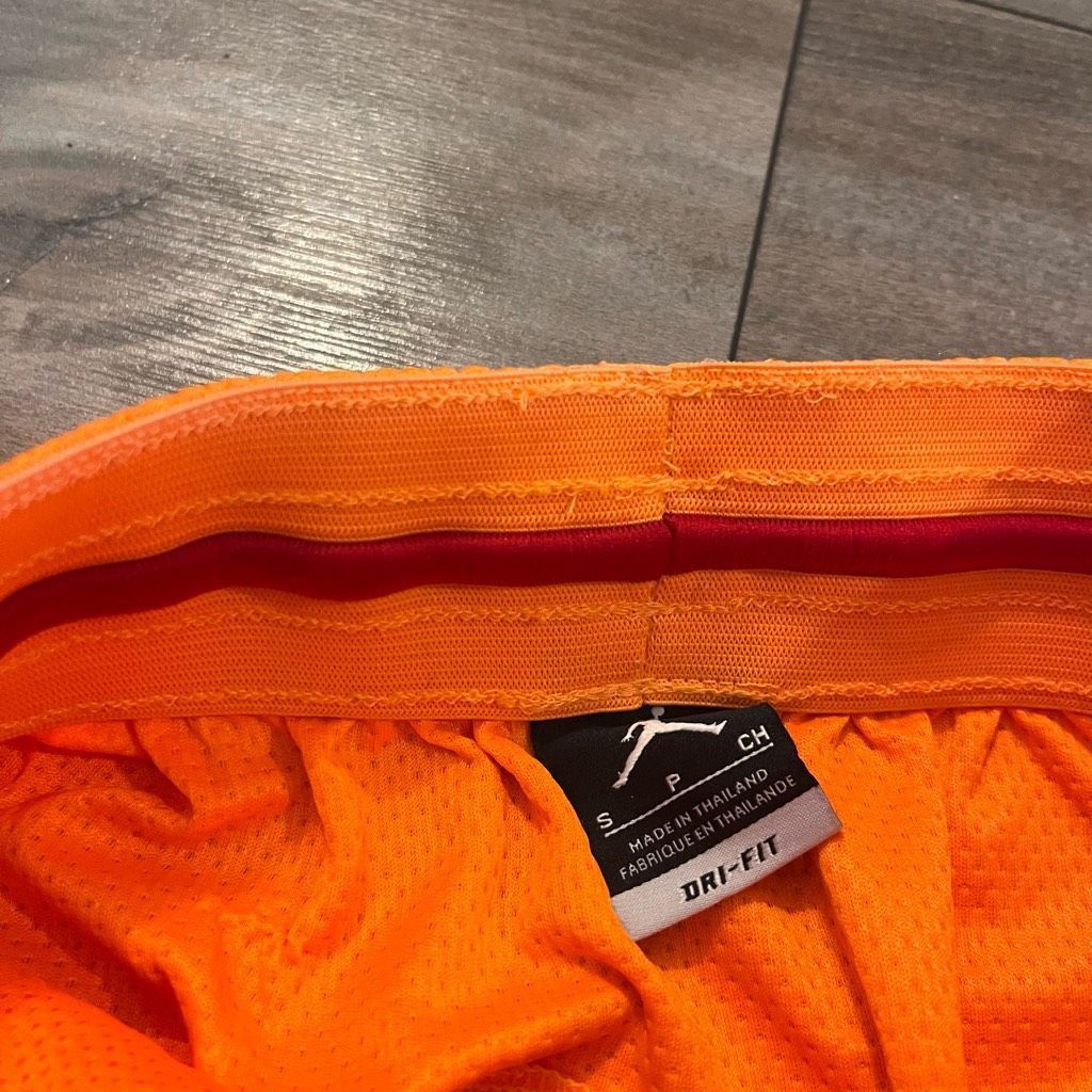 Jordan Brand Air Jordan Orange Athletic Workout Shorts Men Small Bin O-0 Size US 30 / EU 46 - 4 Thumbnail