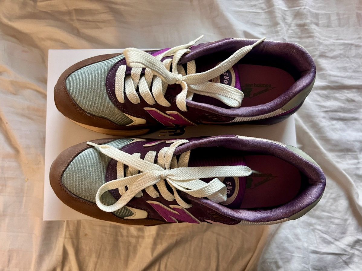 New Balance × size? Size 11.5 - New Balance 580 Size? Exclusive ‘Purple Plum’ Size US 11.5 / EU 44-45 - 3 Thumbnail