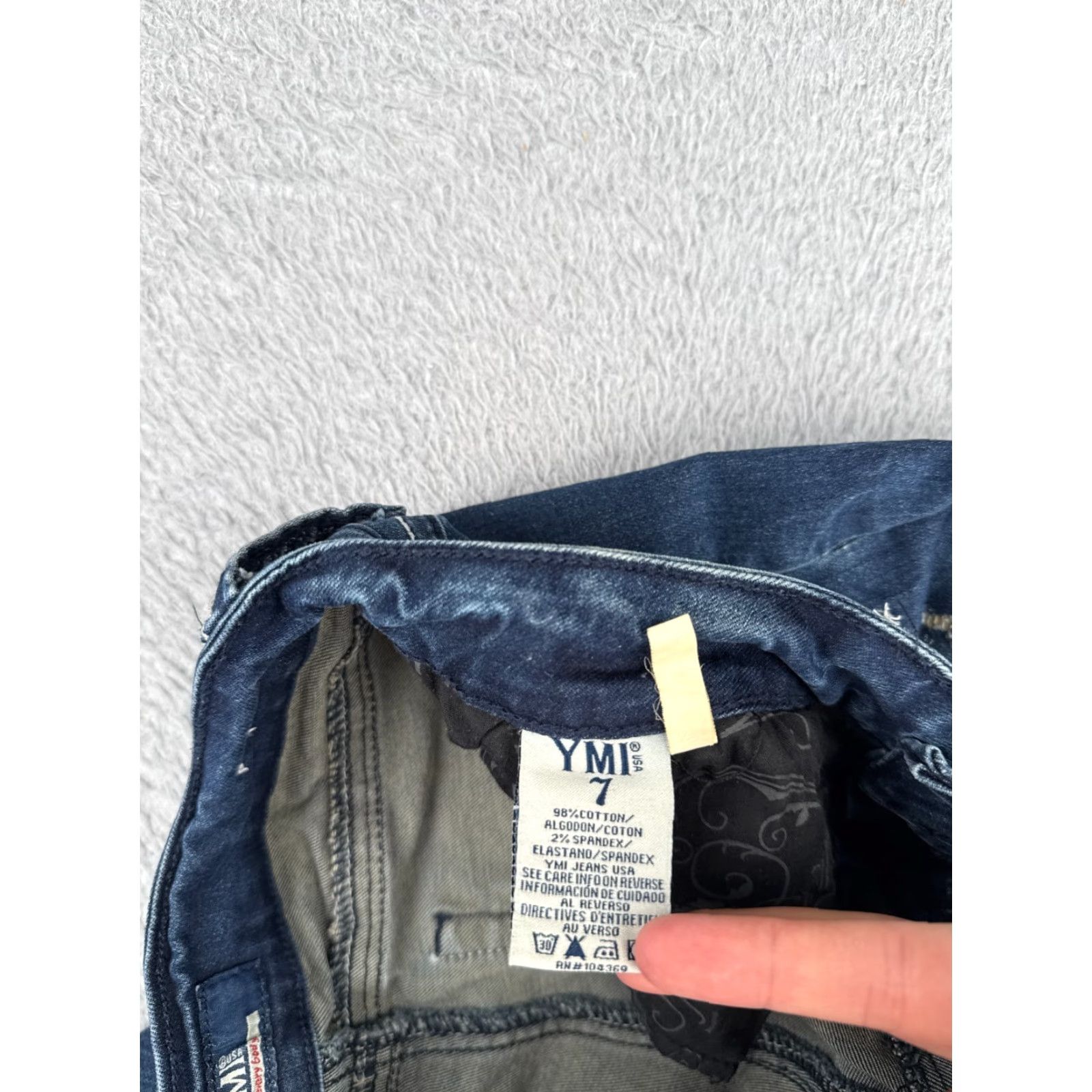 Vintage N62 Jeans Womens Capri Denim Distressed Low Rise 28x22 Blue Cotton Blend 4 YMI Womens Jeans Capris Distressed 5-Pocket Size 27" / US 4 / IT 40 - 7 Thumbnail