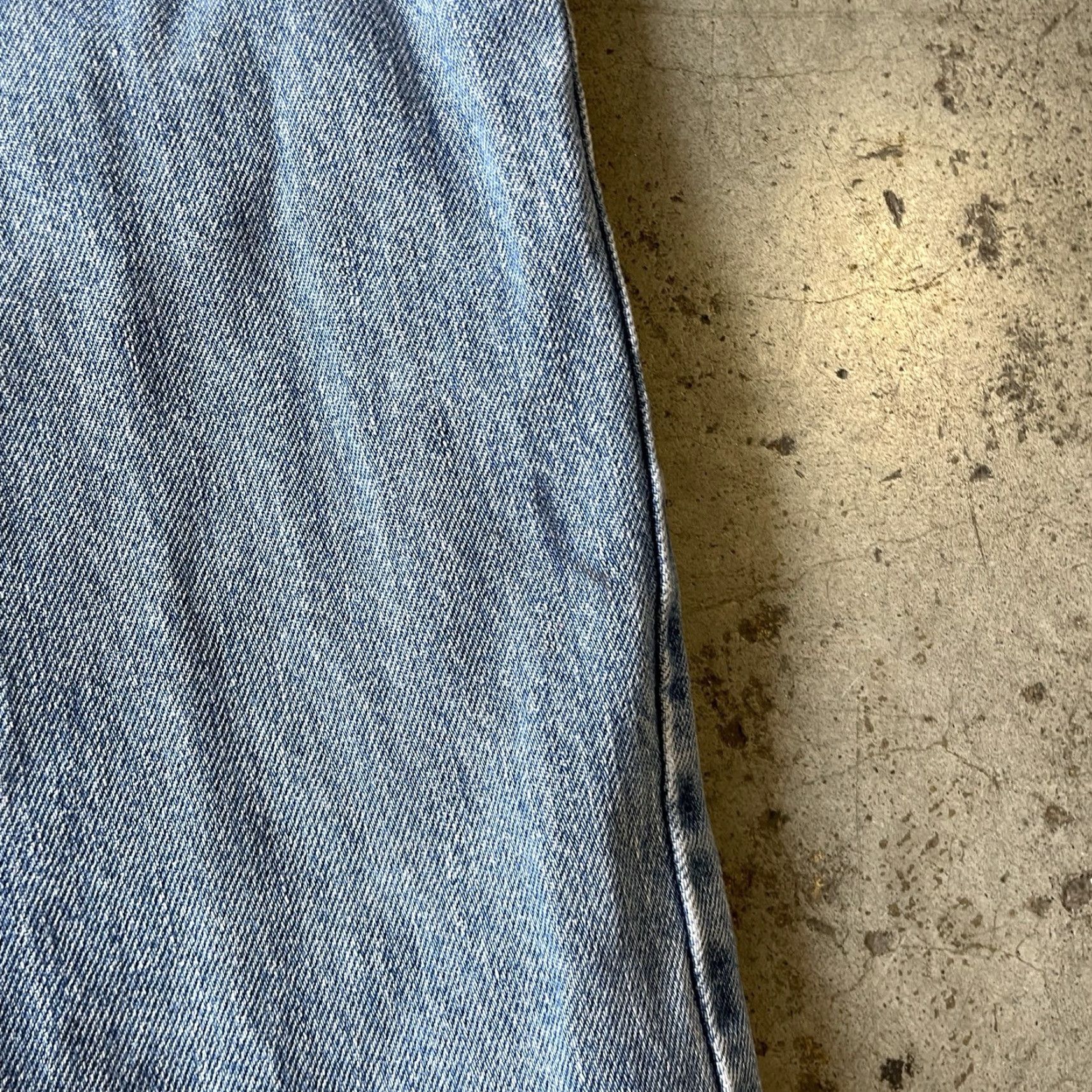 Levi's VINTAGE Levi's Jeans 550 Mens 36x30 Blue Relaxed Fit Straight Leg 90s Size US 36 / EU 52 - 7 Thumbnail