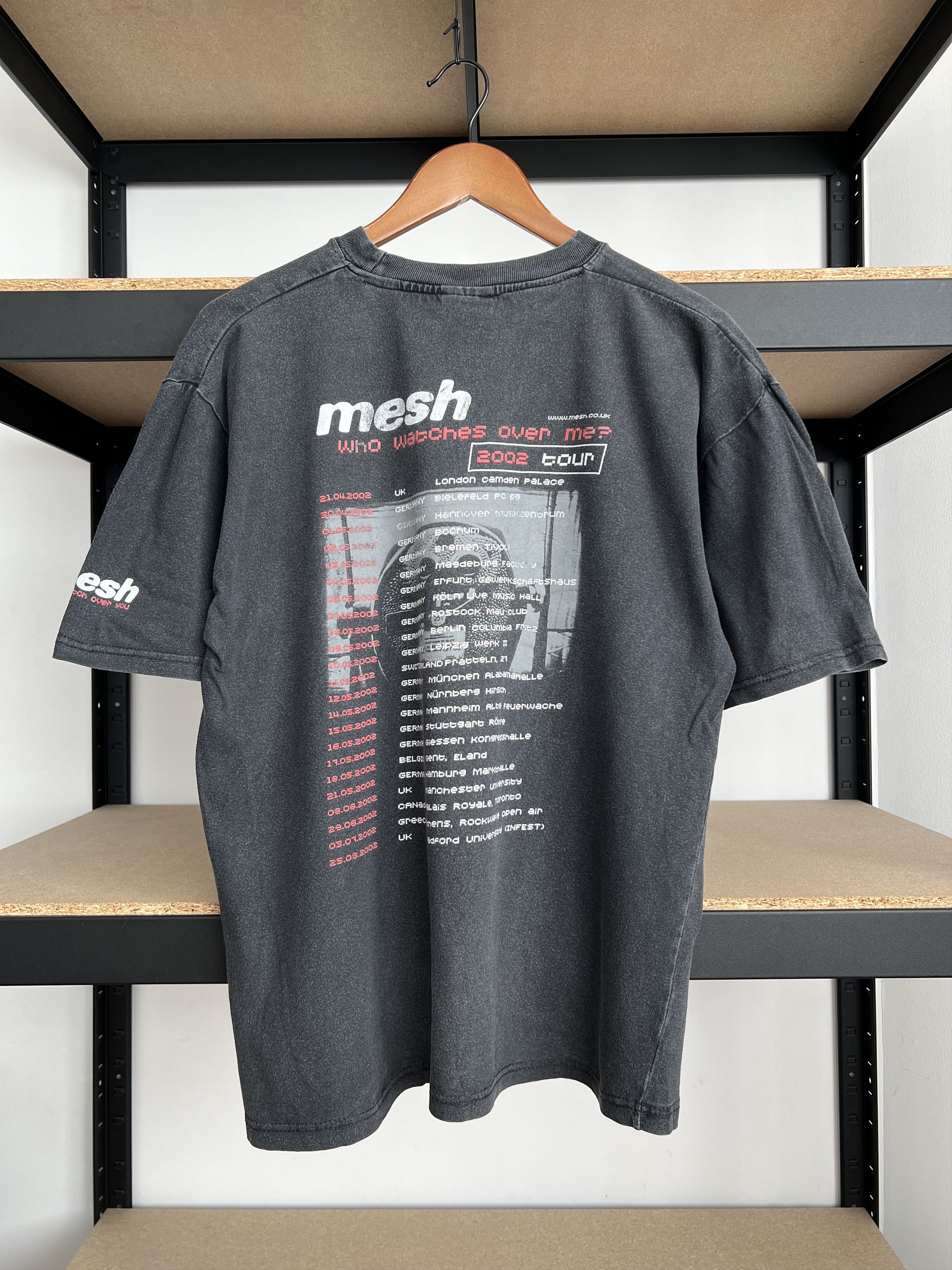 Band Tees Vintage 2002 Mesh Who Watches Over Me? Electronic Band Tee Size US L / EU 52-54 / 3 - 2 Thumbnail