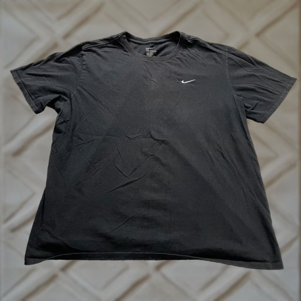 Nike VINTAGE Nike T-Shirt Men XXL Black Solid Crew Neck Cotton Short Sleeve Sports Casual Size US XXL / EU 58 / 5 - 1 Thumbnail