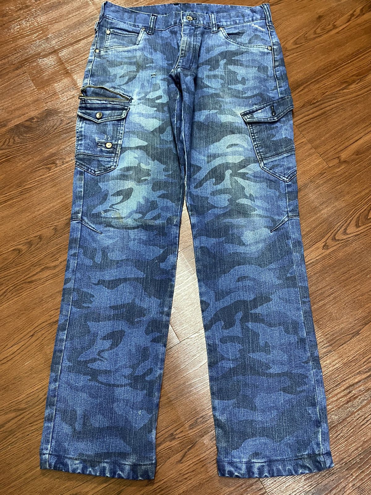 Japanese Brand Vintage Blue camo Loose Jeans Size US 33 - 1 Thumbnail