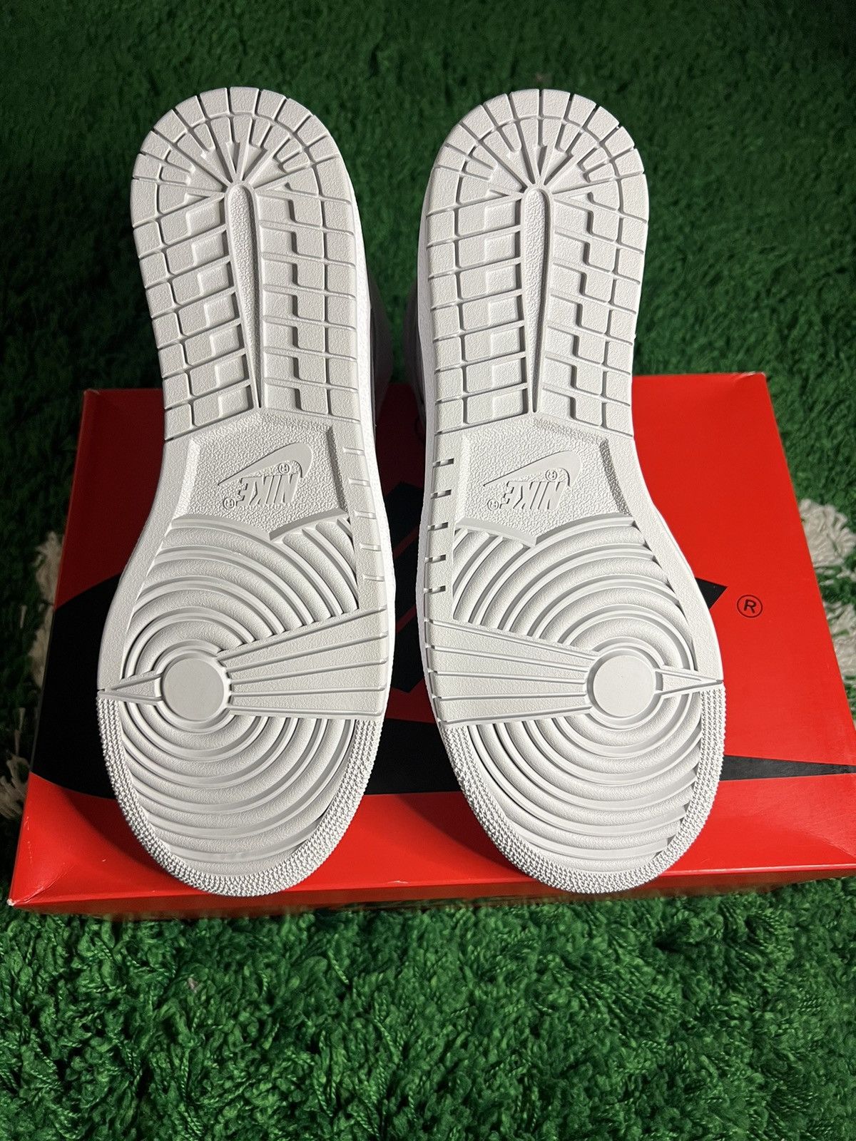 Jordan Brand × Nike Jordan 1 High 85 neutral grey Size US 10.5 / EU 43-44 - 5 Thumbnail