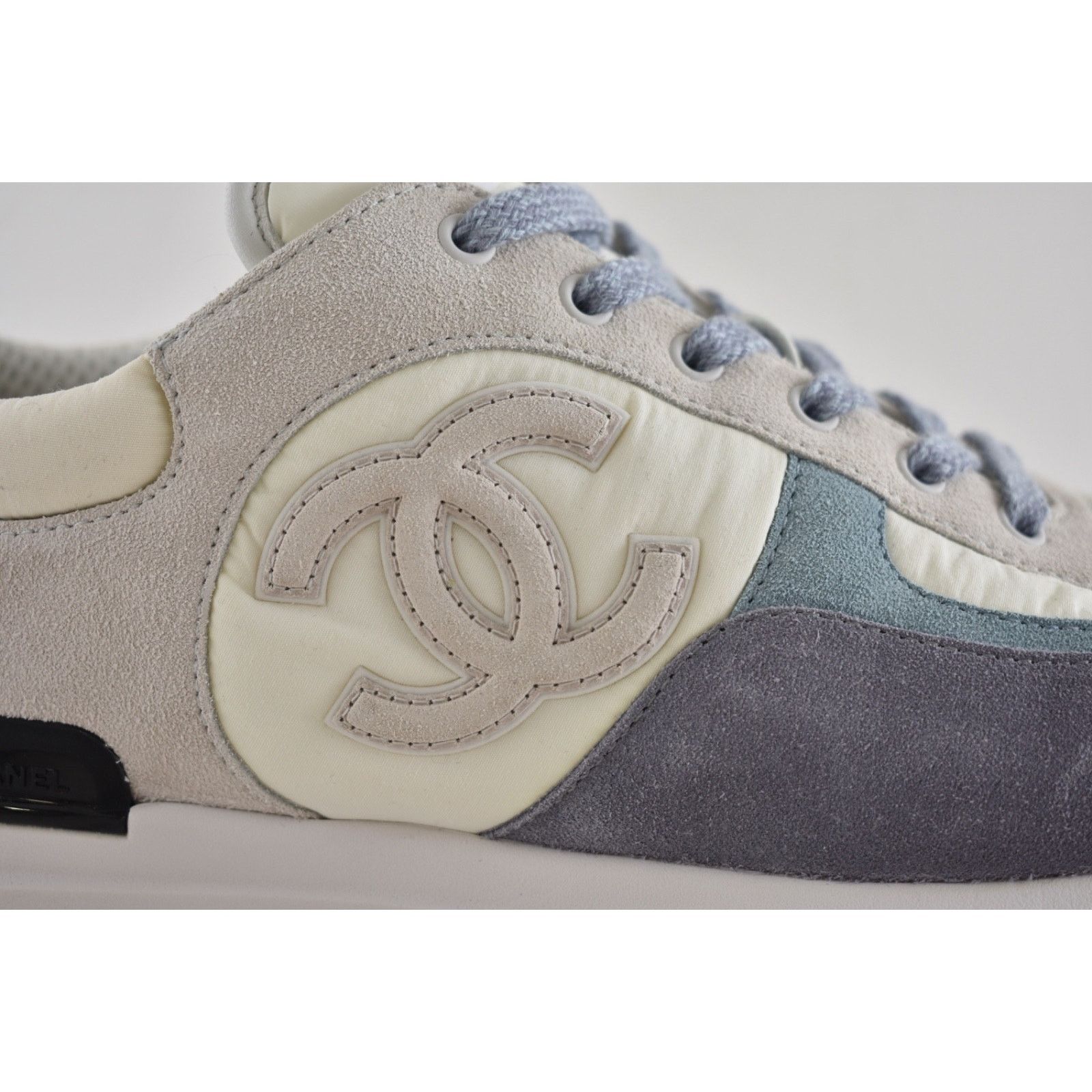 Chanel Mens Suede CC Logo Low Top Lace Up Trainer Sneaker Size US 11 / EU 44 - 4 Thumbnail