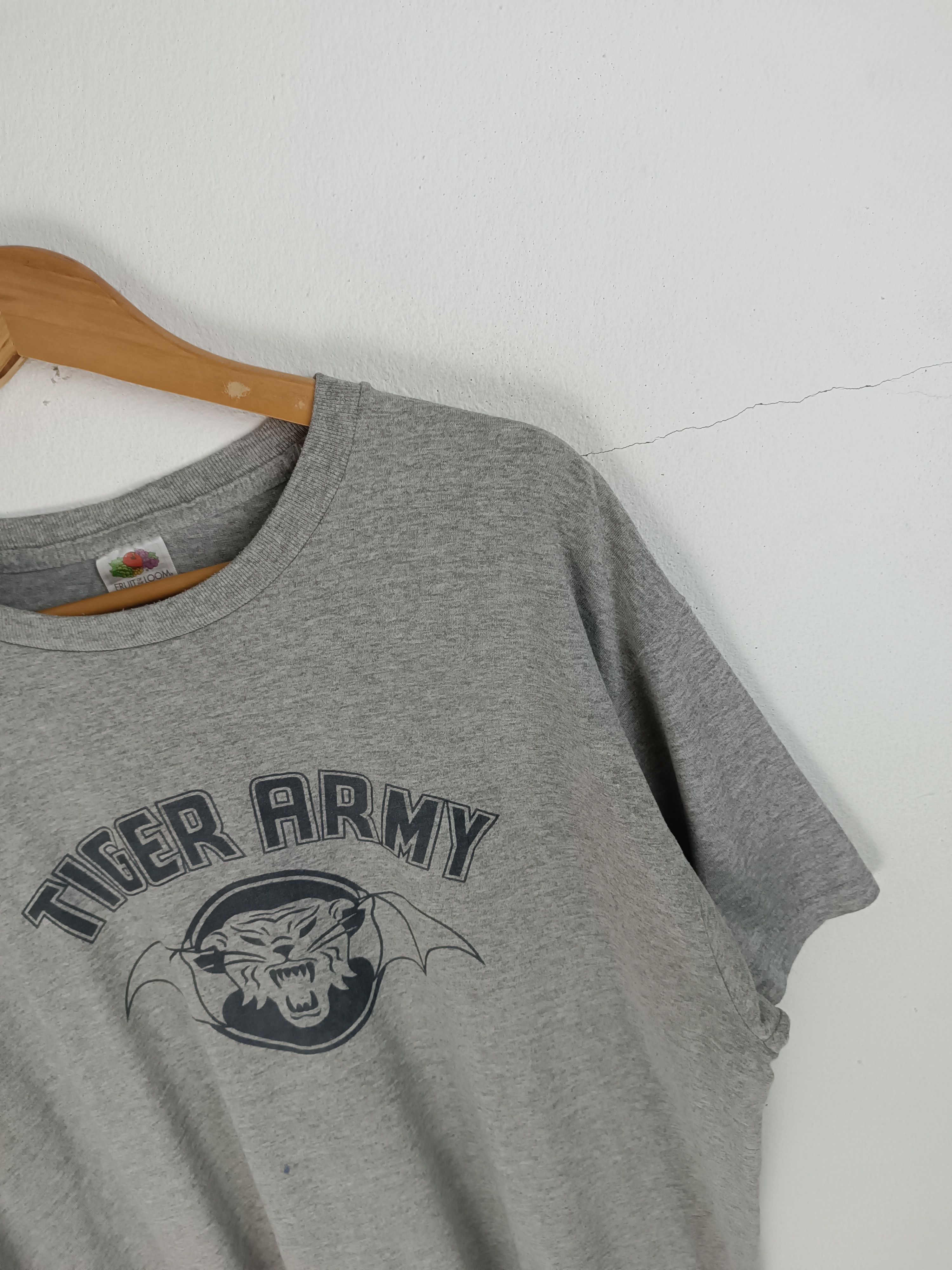 Band Tees VINTAGE 2000s TIGER ARMY AMERICAN PSYCHOBILLY PUNK TEE Size US XL / EU 56 / 4 - 7 Thumbnail