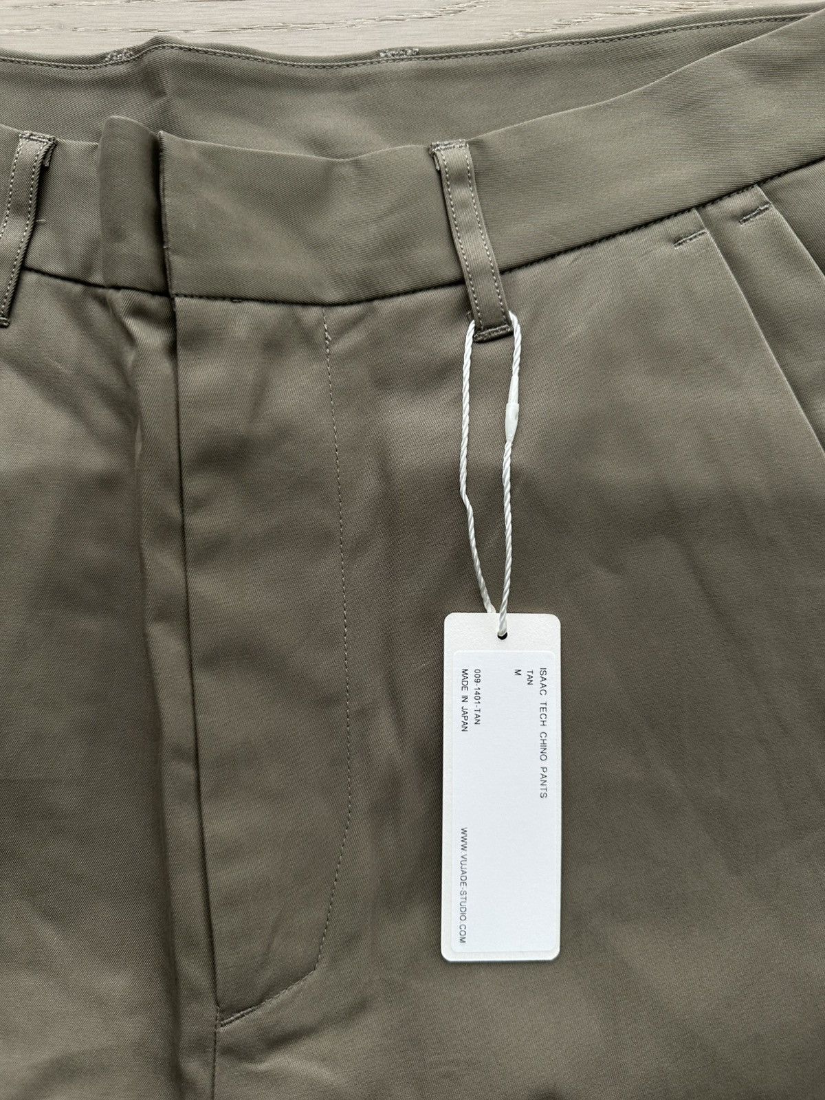 パンツ vuja de ISAAC TECH CHINO PANTS IN TAN Vuja De Vuja De Isaac Tech Chino Pants in Tan | Grailed