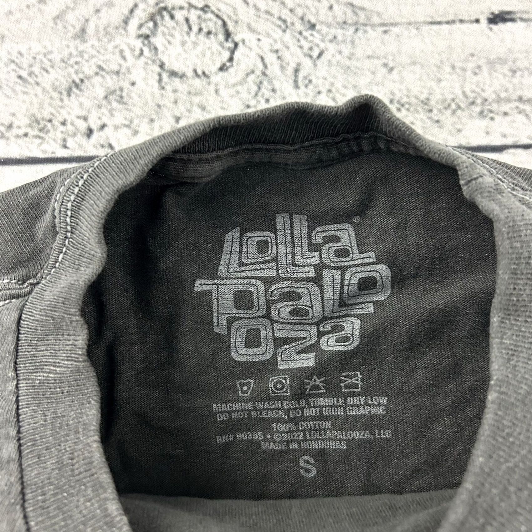 Vintage Lollapalooza Long Sleeve T-Shirt Mens Small Gray Size US S / EU 44-46 / 1 - 2 Thumbnail