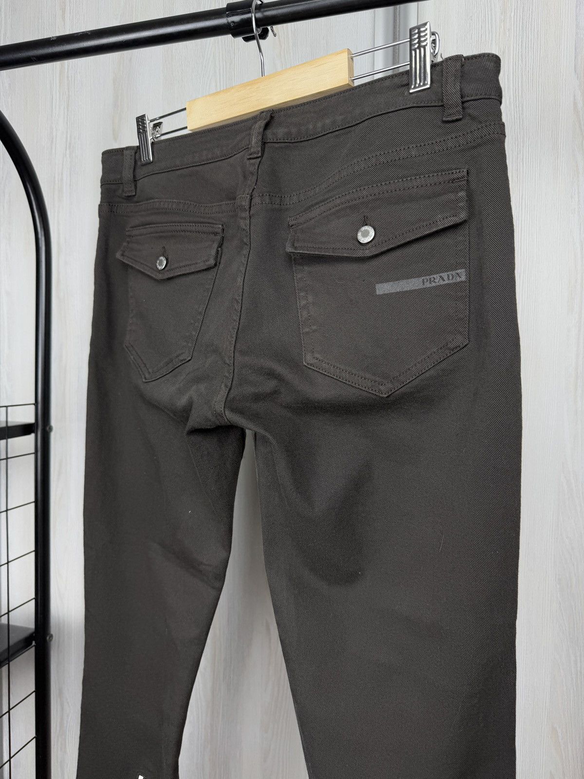 Prada PRADA DARK BROWN COTTON STRAIGHT FIT LOGO CROPPED ZIP JEANS Size 30" / US 8 / IT 44 - 10 Thumbnail