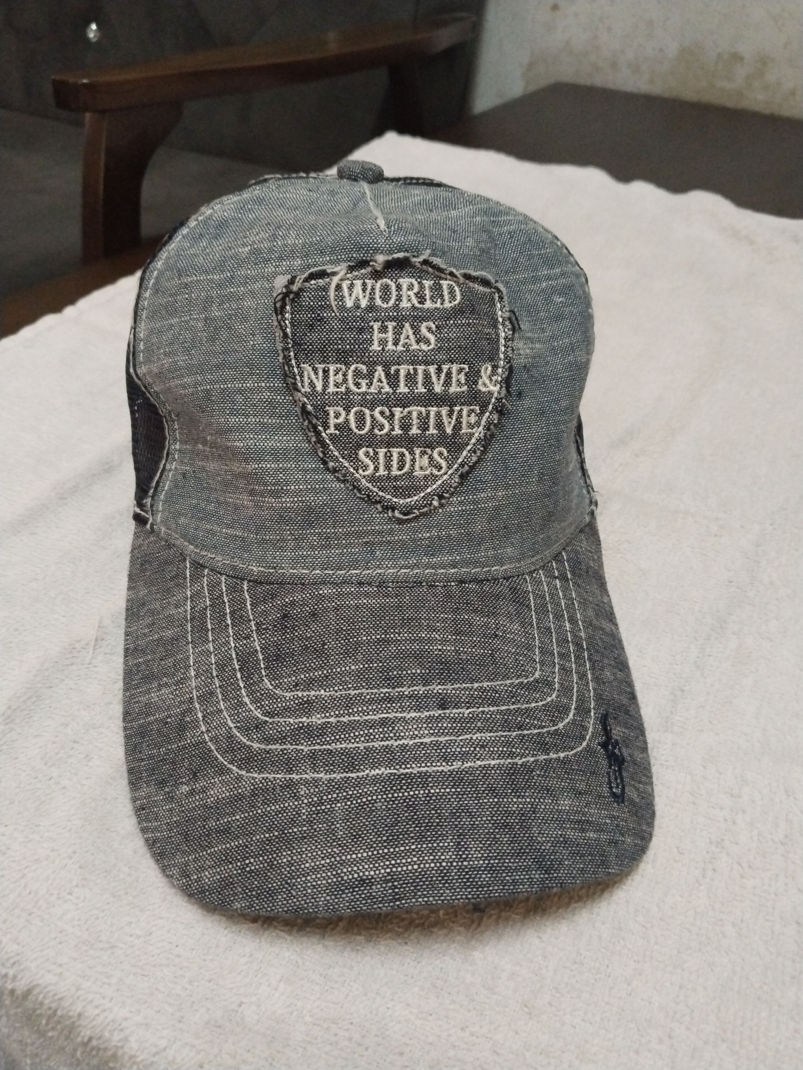 Vintage VINTAGE PATCHES WORD'S TRUCKER HAT Size ONE SIZE - 1 Thumbnail