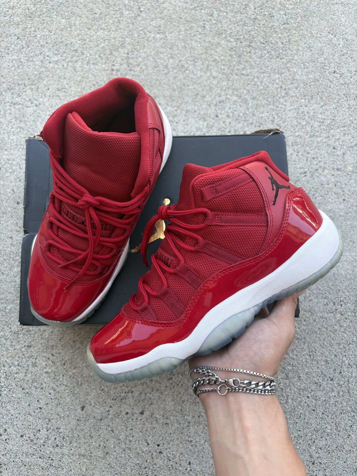 Jordan Brand Jordan 11 Retro “Win Like 96” Size 5Y (GS) Size US 5 / EU 37 - 1 Thumbnail