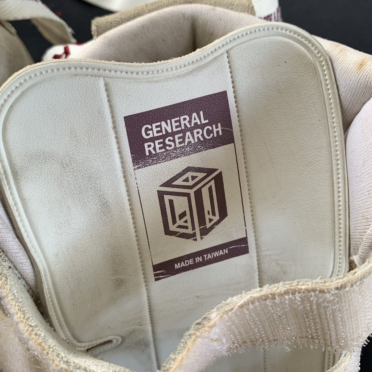 General Research 2000s General Research Velcro Strap Sneaker Shoes Size US 9 / EU 42 - 15 Thumbnail