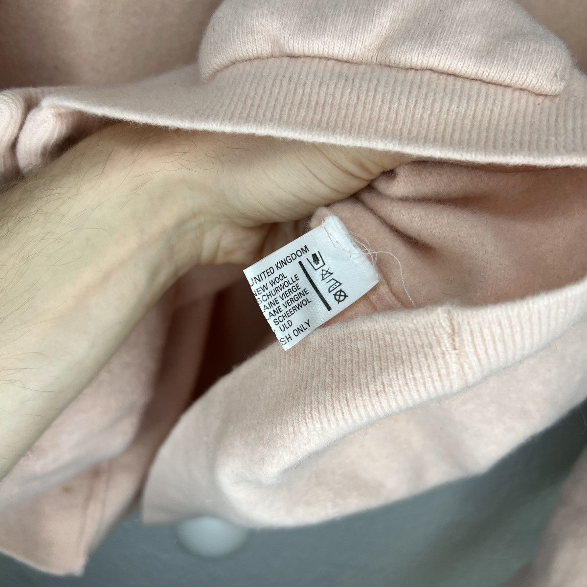 Burberry Burberry Vintage Cardigan Jumper Sweater Pink Wool Retro Y2K Size S / US 4 / IT 40 - 6 Thumbnail
