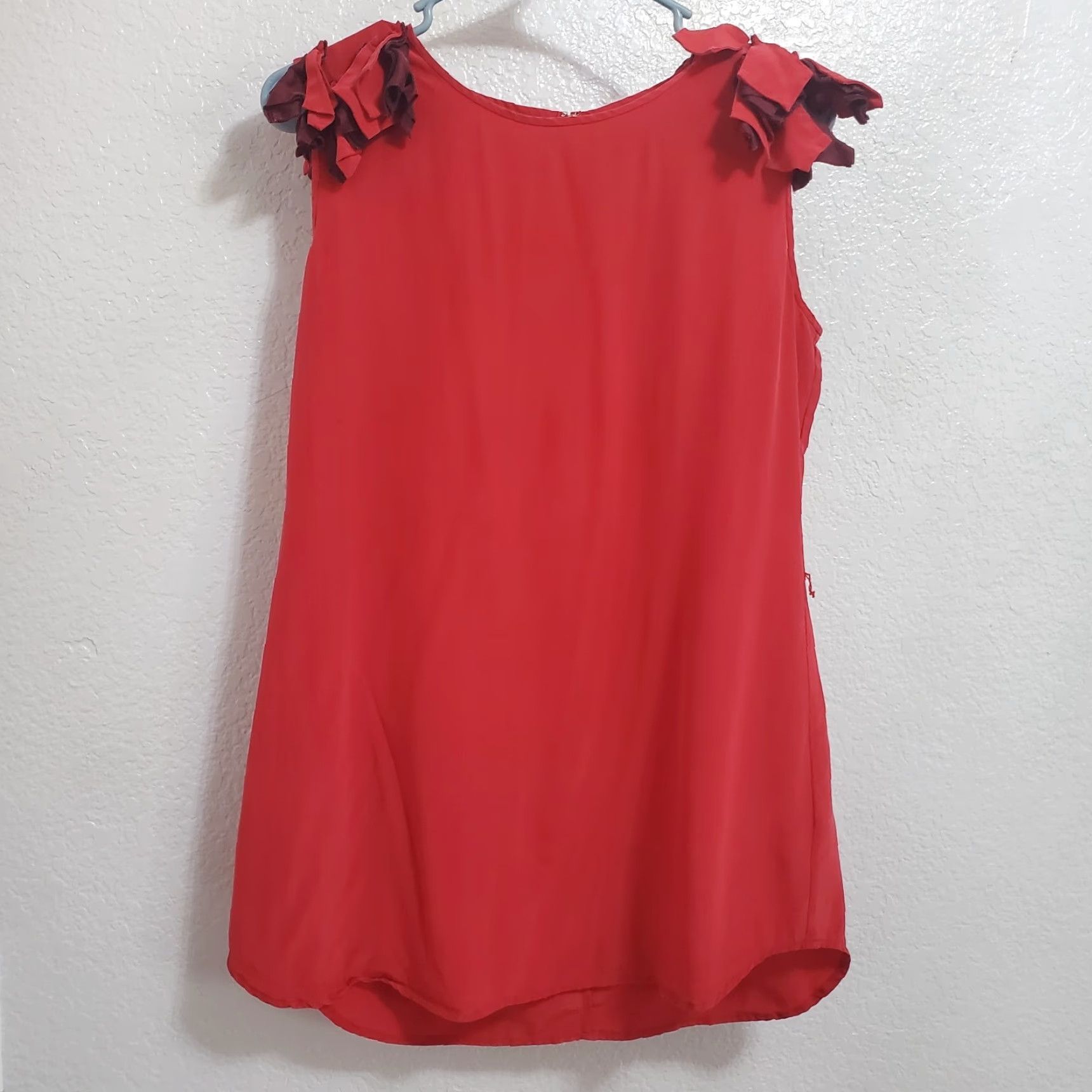 Trina Turk VINTAGE Trina Turk Blouse Shirt Women 8 Red Sleeveless Silk Ruffle Shoulder Tunic Size M / US 6-8 / IT 42-44 - 2 Thumbnail