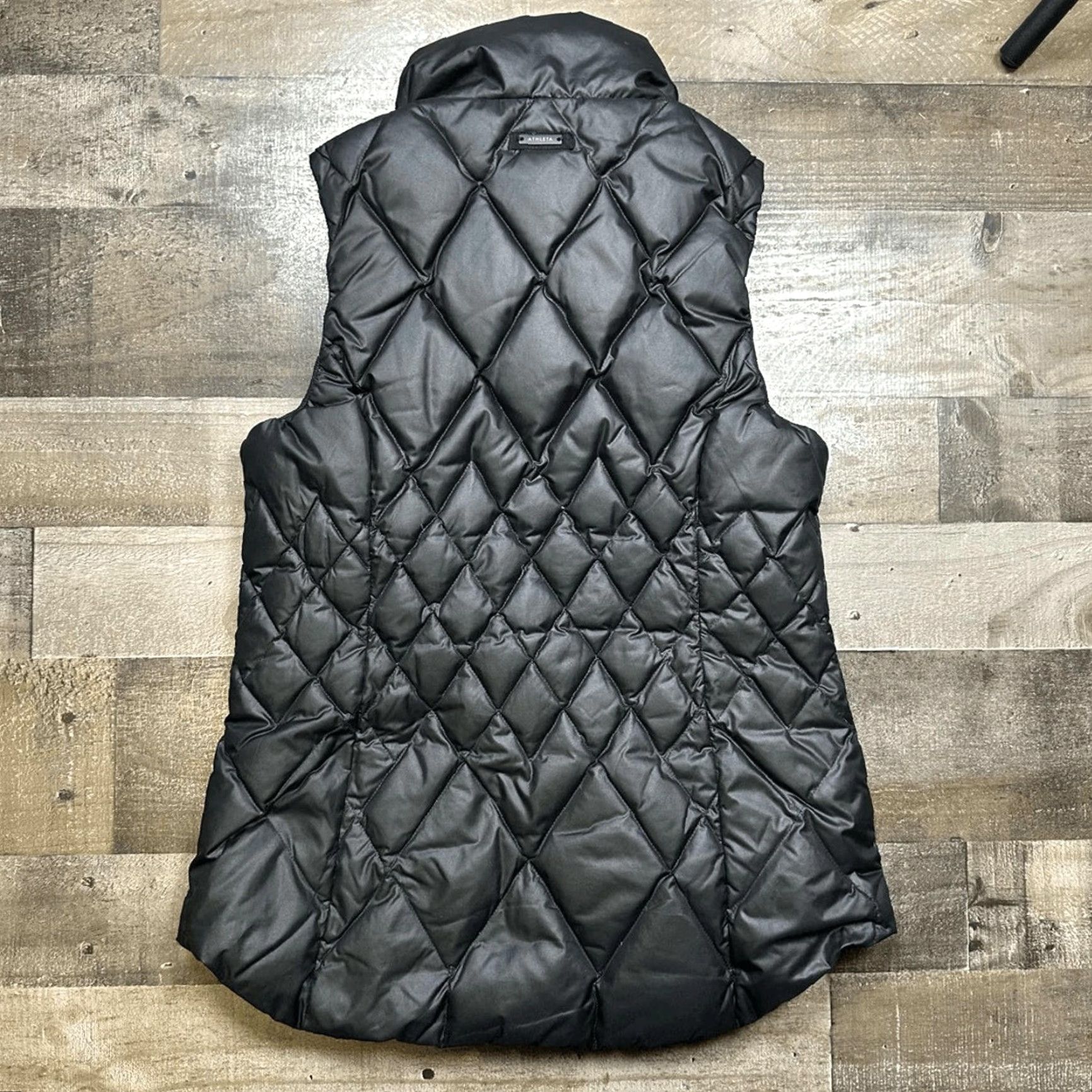 Athleta VINTAGE Athleta goose down Vest Womens XS Black Quilted Zipper Pocket Insulated Down Puffer Quilt Adult? Size XS / US 0-2 / IT 36-38 - 5 Thumbnail
