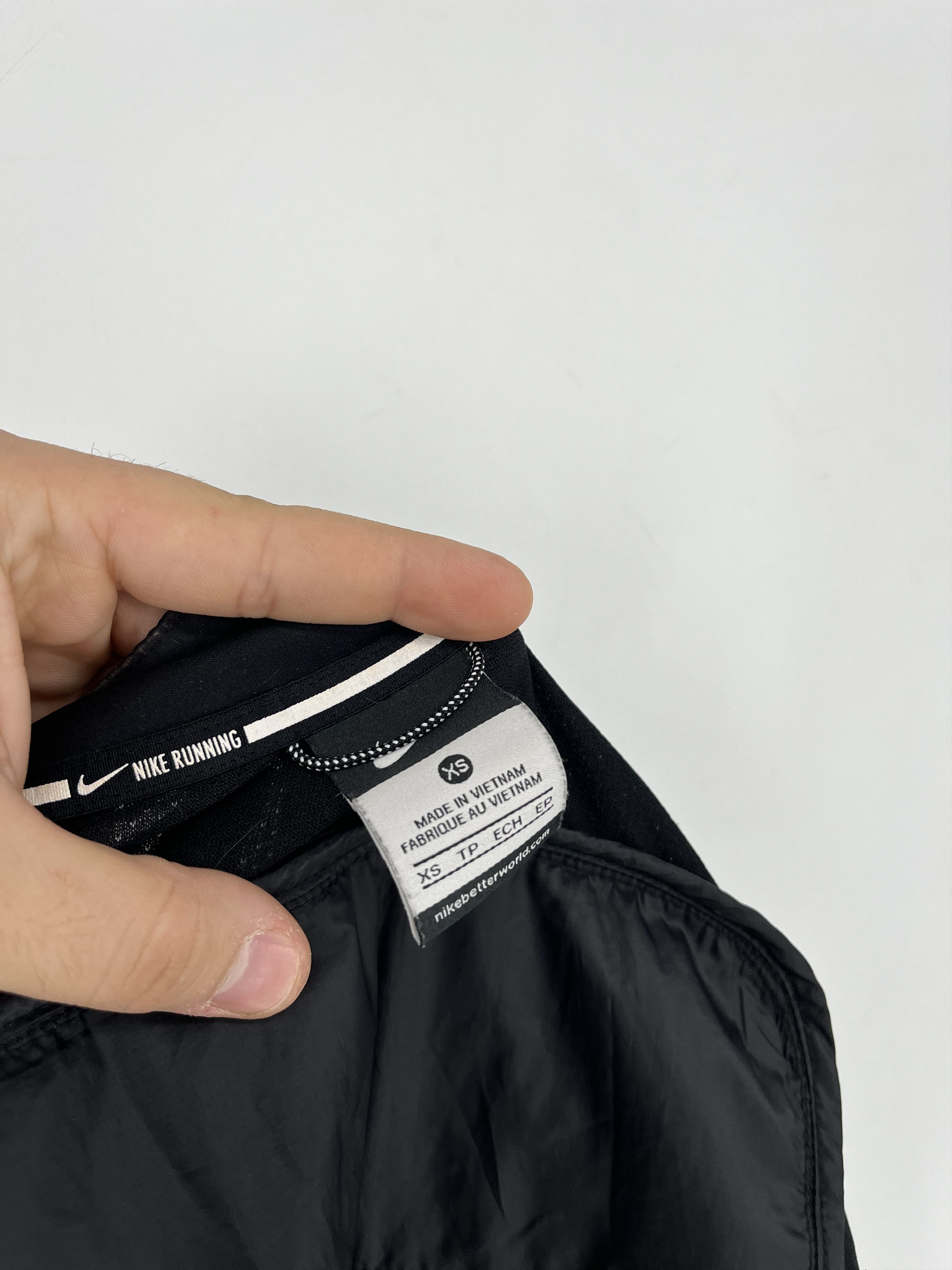 Nike × Vintage Nike Vintage Y2K Running Outdoor Light Swoosh Vest Size XS / US 0-2 / IT 36-38 - 6 Thumbnail