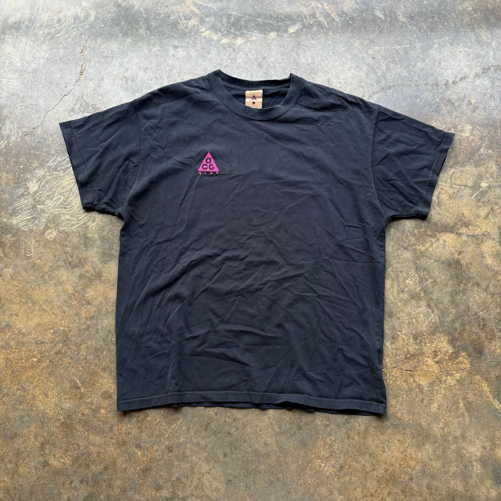 Nike Vintage Y2K Nike ACG Embroidered T-shirt Size US L / EU 52-54 / 3 - 1 Thumbnail