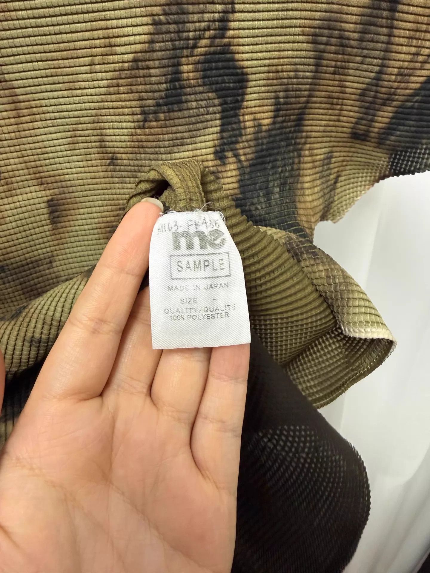 Issey Miyake Issey Miyake Fete Tie-Dye S/S Turtleneck Size ONE SIZE - 3 Thumbnail