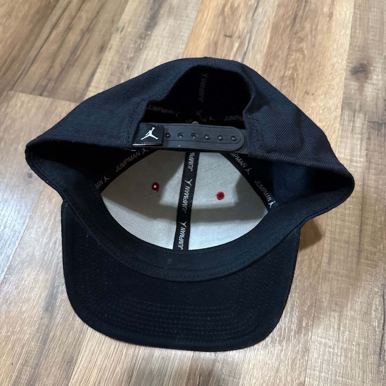 Jordan Brand 2015 Air Jordan Bred Snapback Hat Size ONE SIZE - 3 Thumbnail