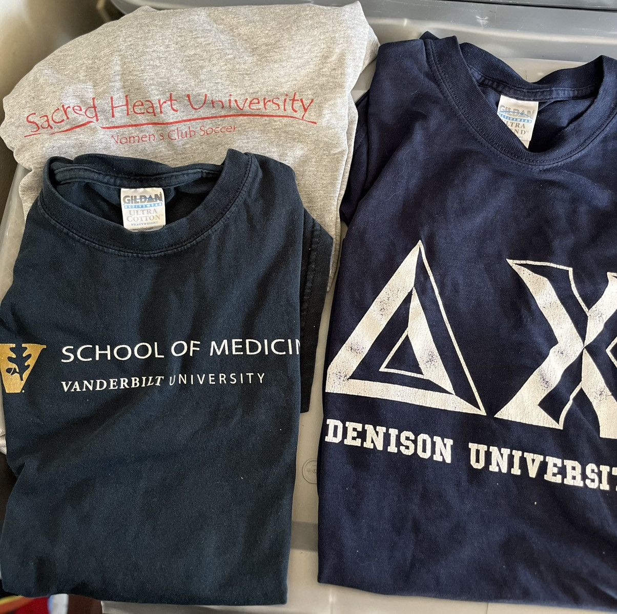 Gildan 3 vintage 90s college shirt bundle vanderbilt sacred heart Size US M / EU 48-50 / 2 - 1 Thumbnail