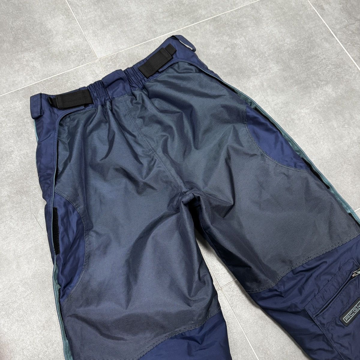 Nike ACG Vintage Nike ACG Full Side Zip Ski Snow Pants 90s Men Size US 30 / EU 46 - 24 Thumbnail