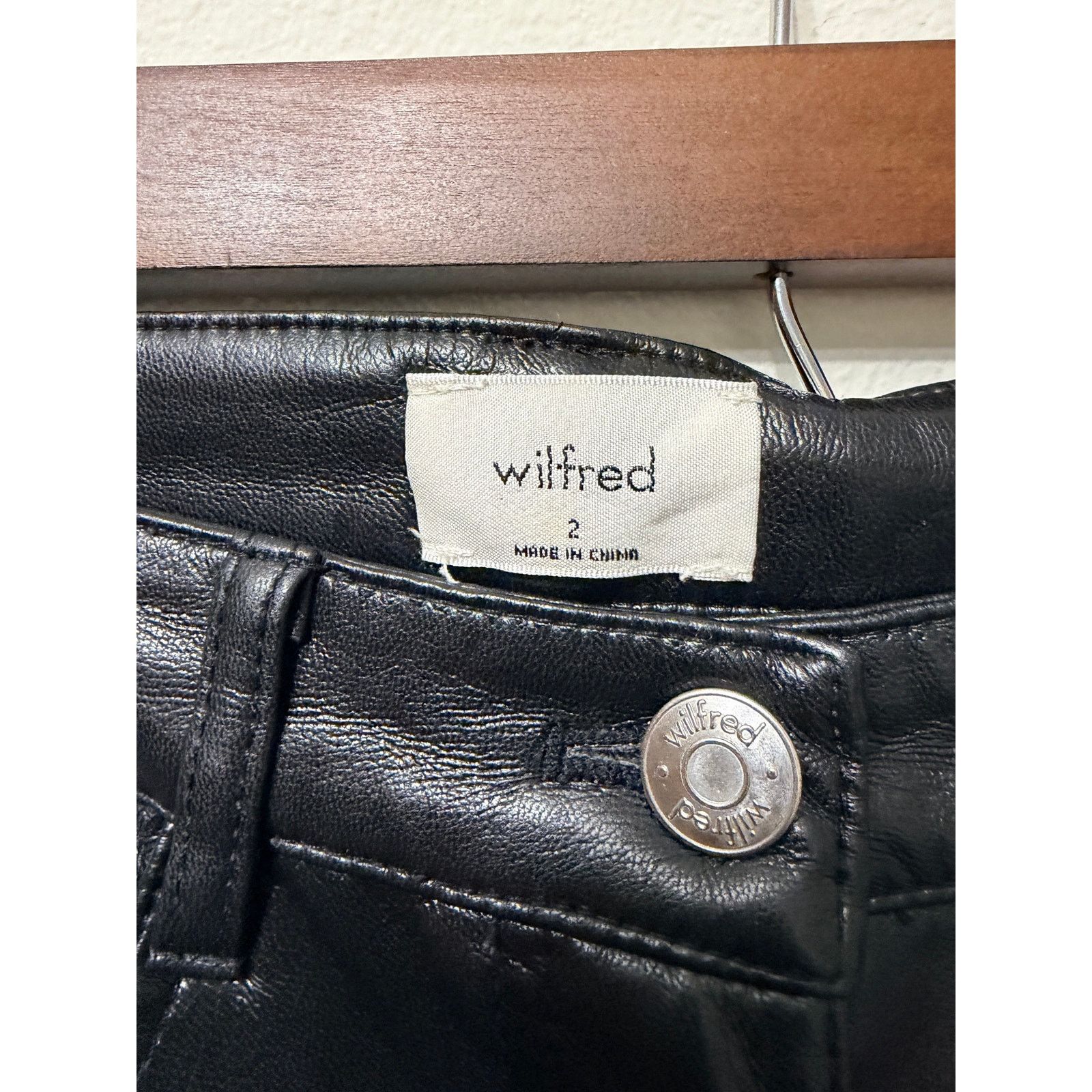 Aritzia NWOT Aritzia Wilfred Melina Black Vegan Leather Pant Sz 2 Size 26" / US 2 / IT 38 - 3 Thumbnail