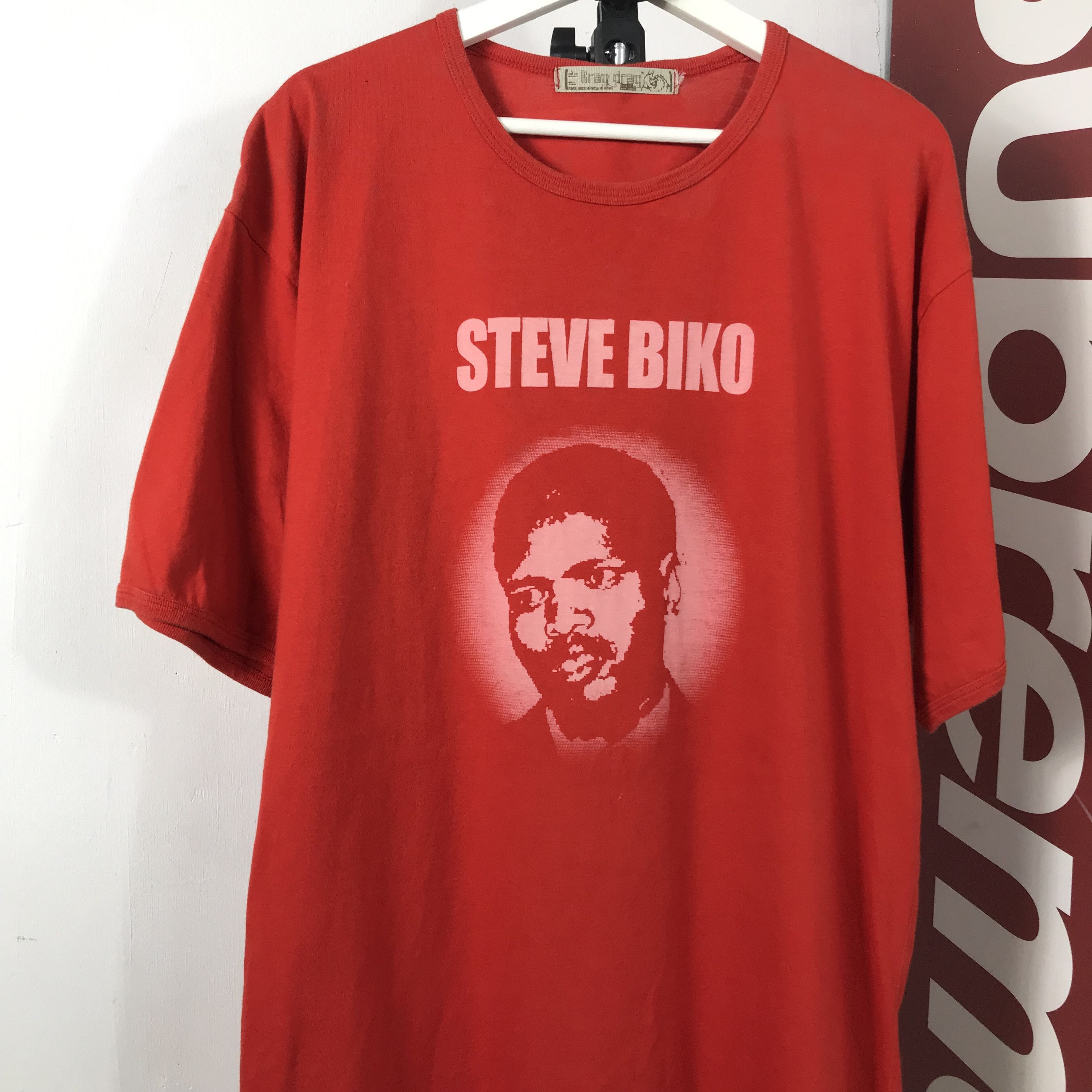 Vintage vintage steve biko activist black mens Maya Angelou T Shirr Size US L / EU 52-54 / 3 - 2 Thumbnail