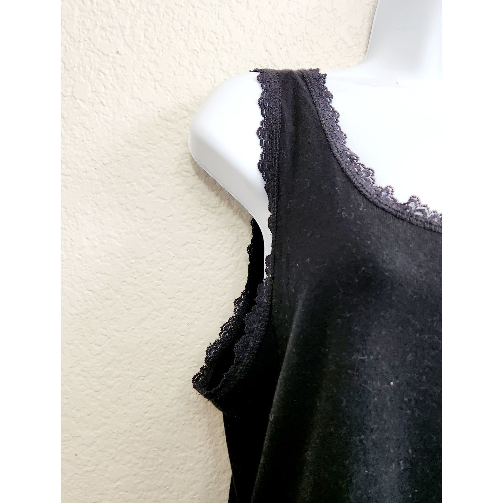 Other Jones New York Sport Black Lace Trim Tank Top XL Lightweight Size XL / US 12-14 / IT 48-50 - 2 Thumbnail