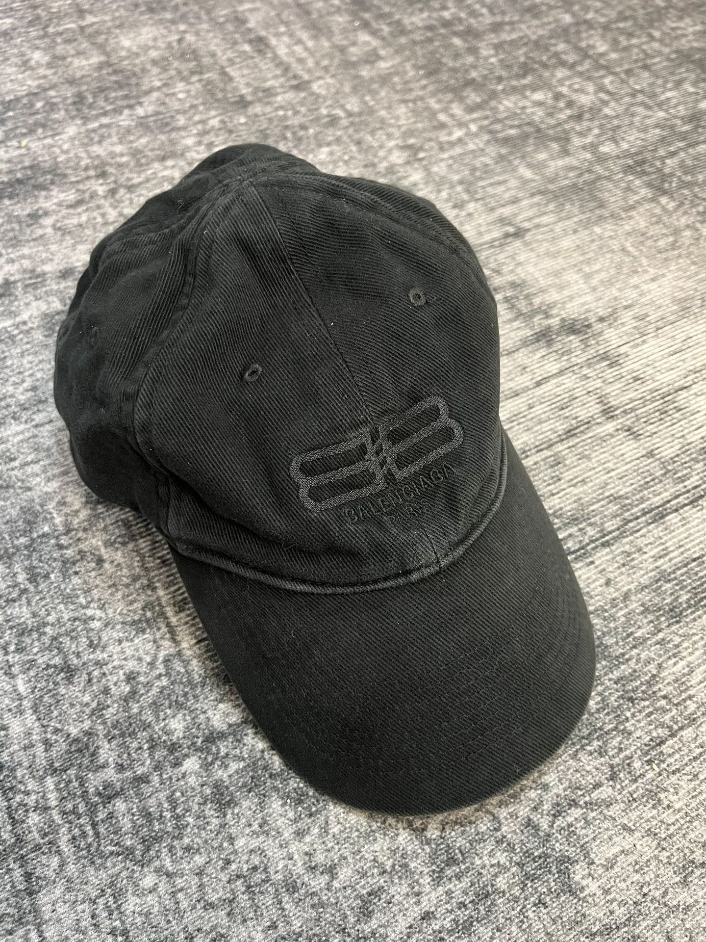 Balenciaga Balenciaga Black Hat L Men Size ONE SIZE - 1 Thumbnail