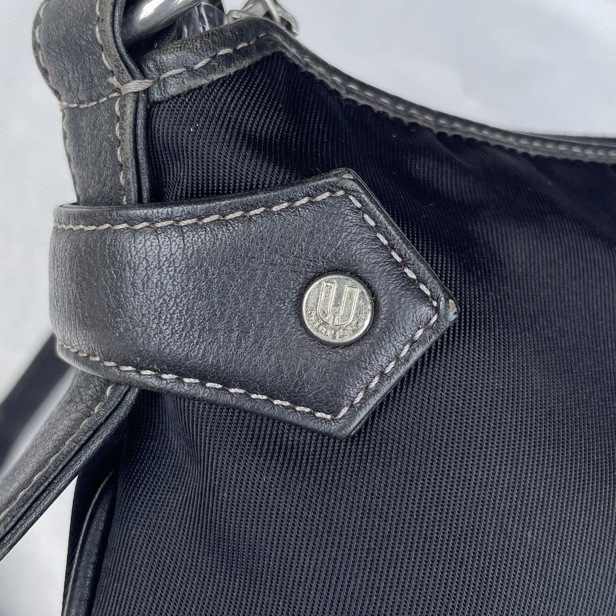 Japanese Brand × Ungaro Paris U by Ungaro Unisex Black Crossbody Trim by Leather Size ONE SIZE - 10 Thumbnail