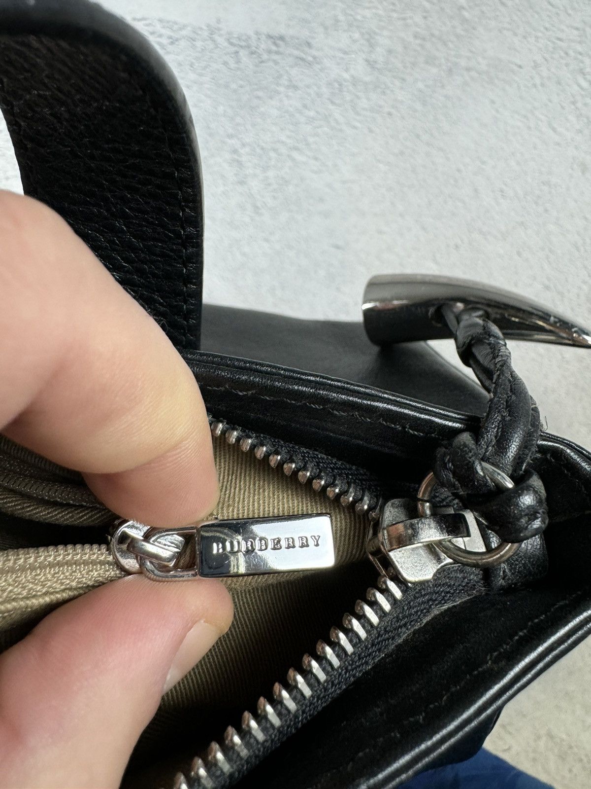 Burberry × Vintage Rare Burberry Leather vintage horn toggle small bag Size ONE SIZE - 11 Thumbnail
