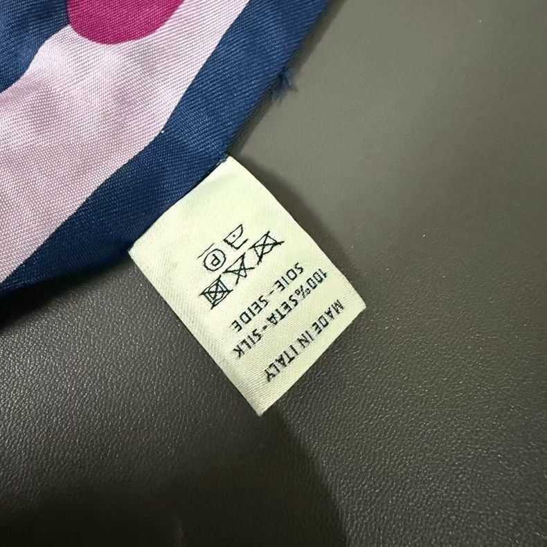 Fendi Fendi Silk Scarf with Colorful Design Size ONE SIZE - 4 Thumbnail