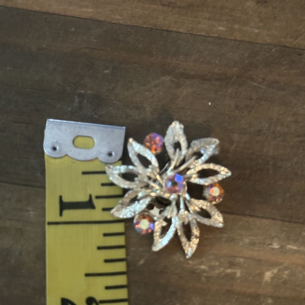 Vintage Vintage Aurora Borealis rhinestone clip on flower earrings Size ONE SIZE - 2 Thumbnail