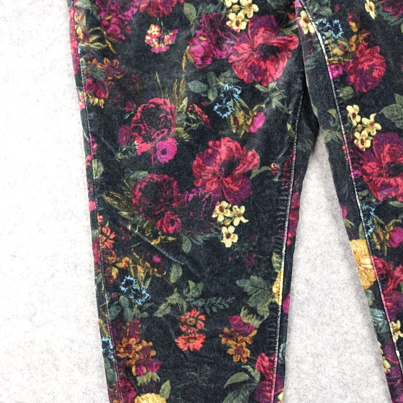 Vintage VINTAGE Pilcro Pants Womens 16W Black Floral Velour Velvet Tapered Cropped? Size 38" / US 16 / IT 52 - 5 Thumbnail