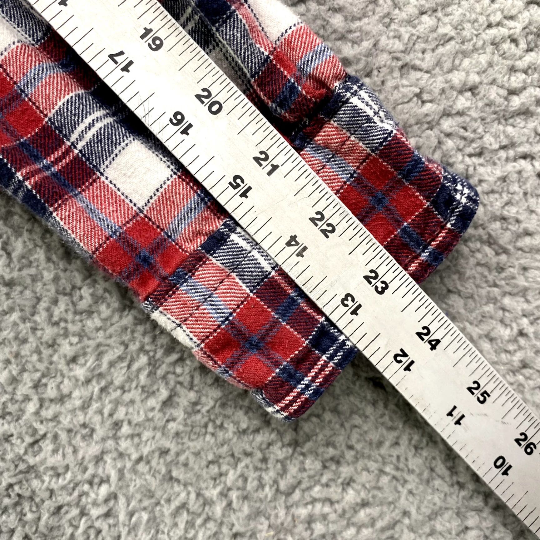 Vintage VINTAGE Woolrich Shirt Plaid Flannel Button-Up Outdoor Mens Adult Medium Red Size US M / EU 48-50 / 2 - 7 Thumbnail