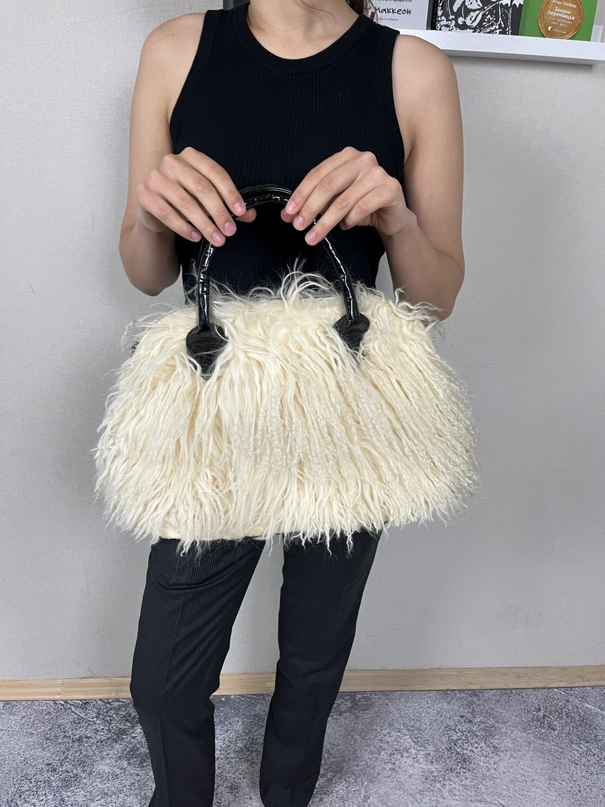 Japanese Brand Vintage Japanese Style Faux Fur Fred Hayman Shoulder Bag Y2k Size ONE SIZE - 2 Thumbnail